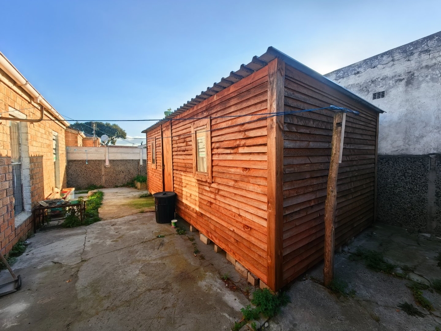3 Bedroom Property for Sale in Lentegeur Western Cape